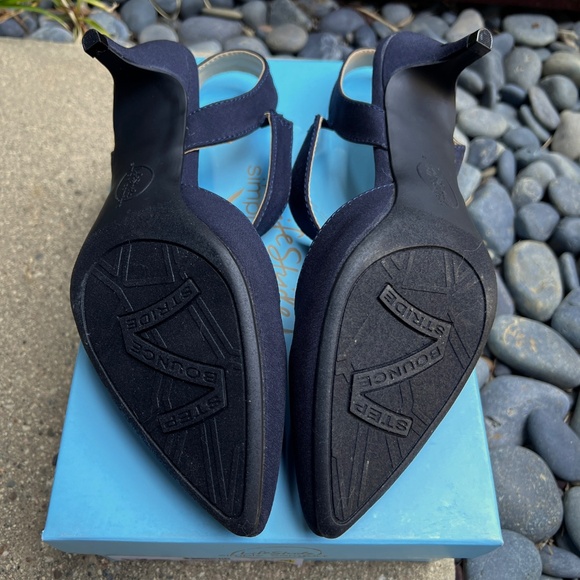 Life Stride Black Microfiber Asymmetrical Pumps - new in box - Picture 5 of 5